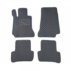 Odiniai kilimėliai QuiltyMats MERCEDES-BENZ C-Klasė W205 2014-2021 (Juodos spalvos - Pilkais dygsnia